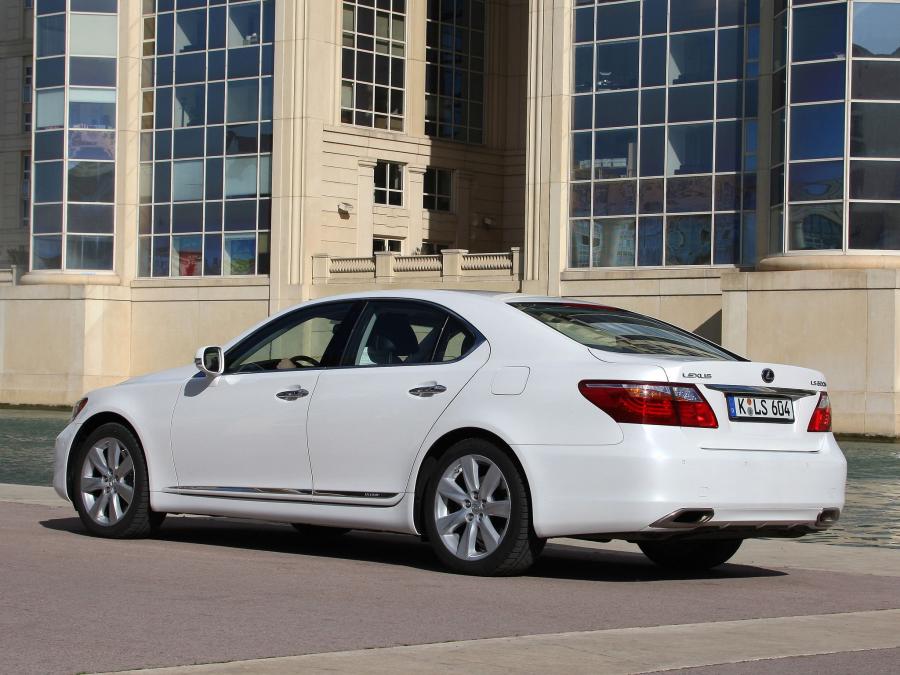  Lexus LS600h 2009 года  (EU) (фото 7 из 9)